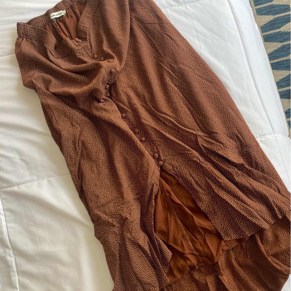 Abercrombie & Fitch Brown High-Low Button-Front Midi Skirt - Picture 5 of 6